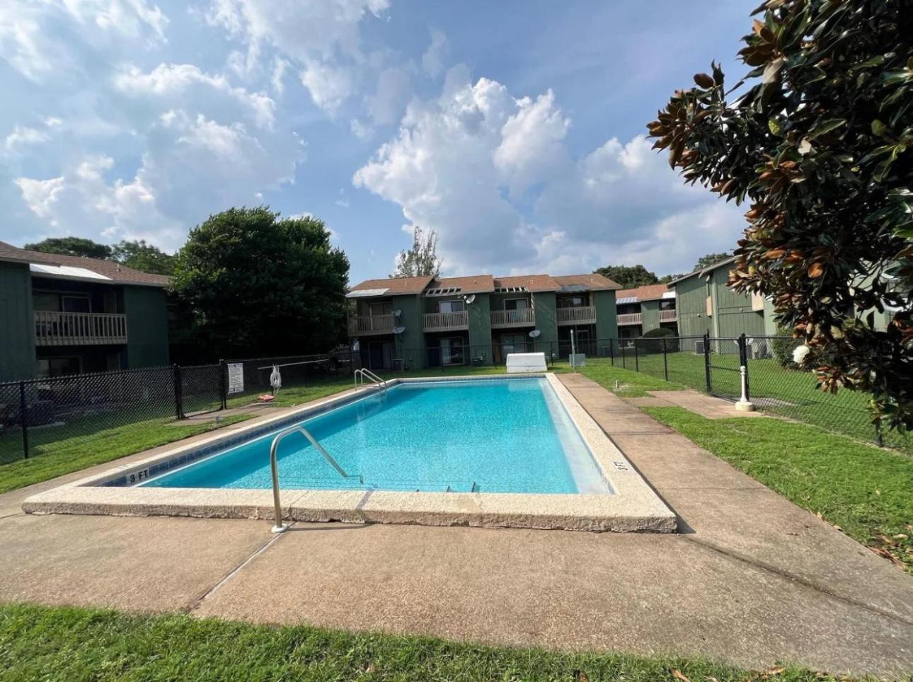 Modern 2 Bedroom Townhome Minutes From The Beach!! Fort Walton Beach Exterior photo